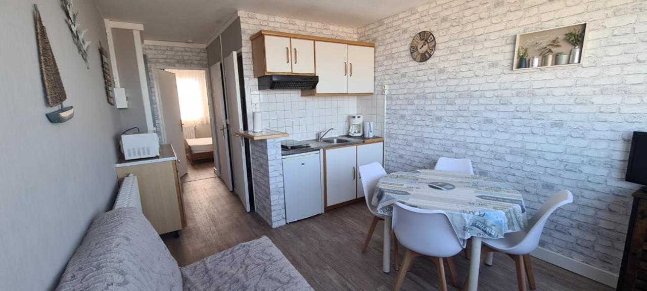 Residence Du Bord De Mer 9 Appartements Avec Une Vraie Vue Mer 勒特雷波尔 外观 照片