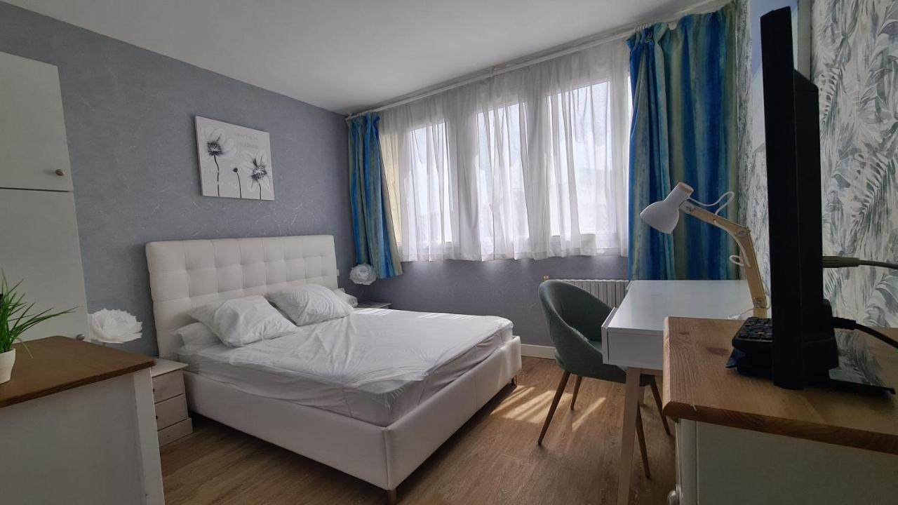 Residence Du Bord De Mer 9 Appartements Avec Une Vraie Vue Mer 勒特雷波尔 外观 照片