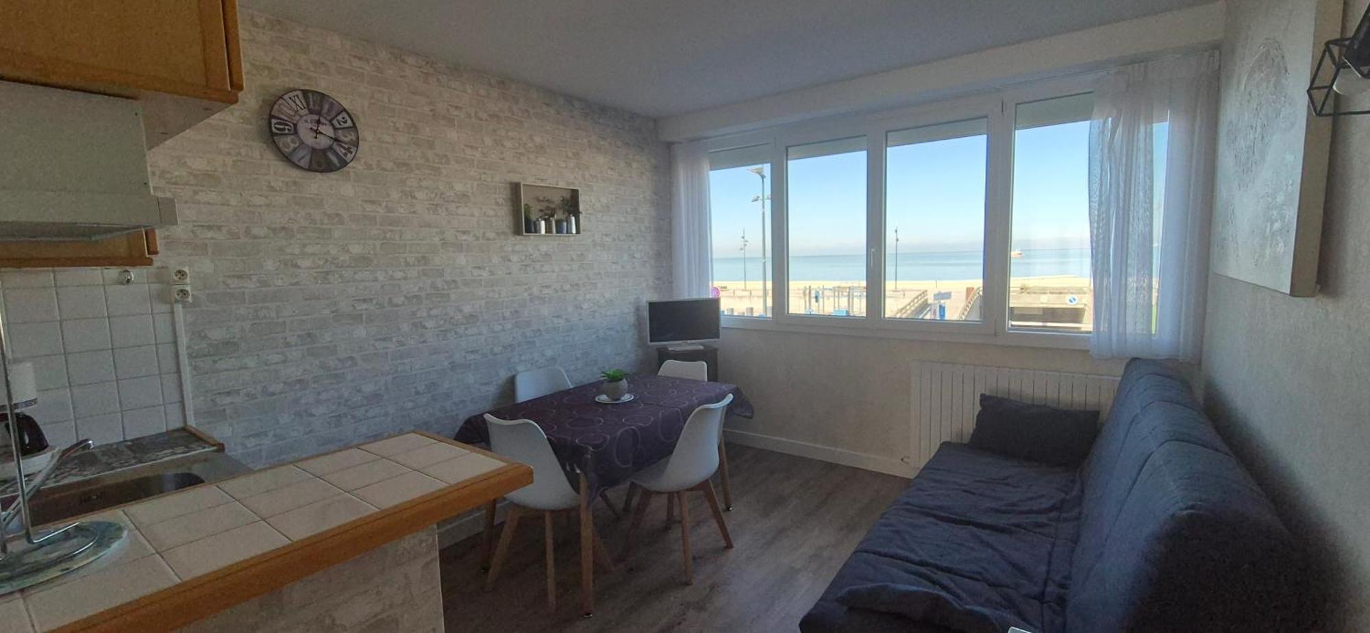 Residence Du Bord De Mer 9 Appartements Avec Une Vraie Vue Mer 勒特雷波尔 外观 照片