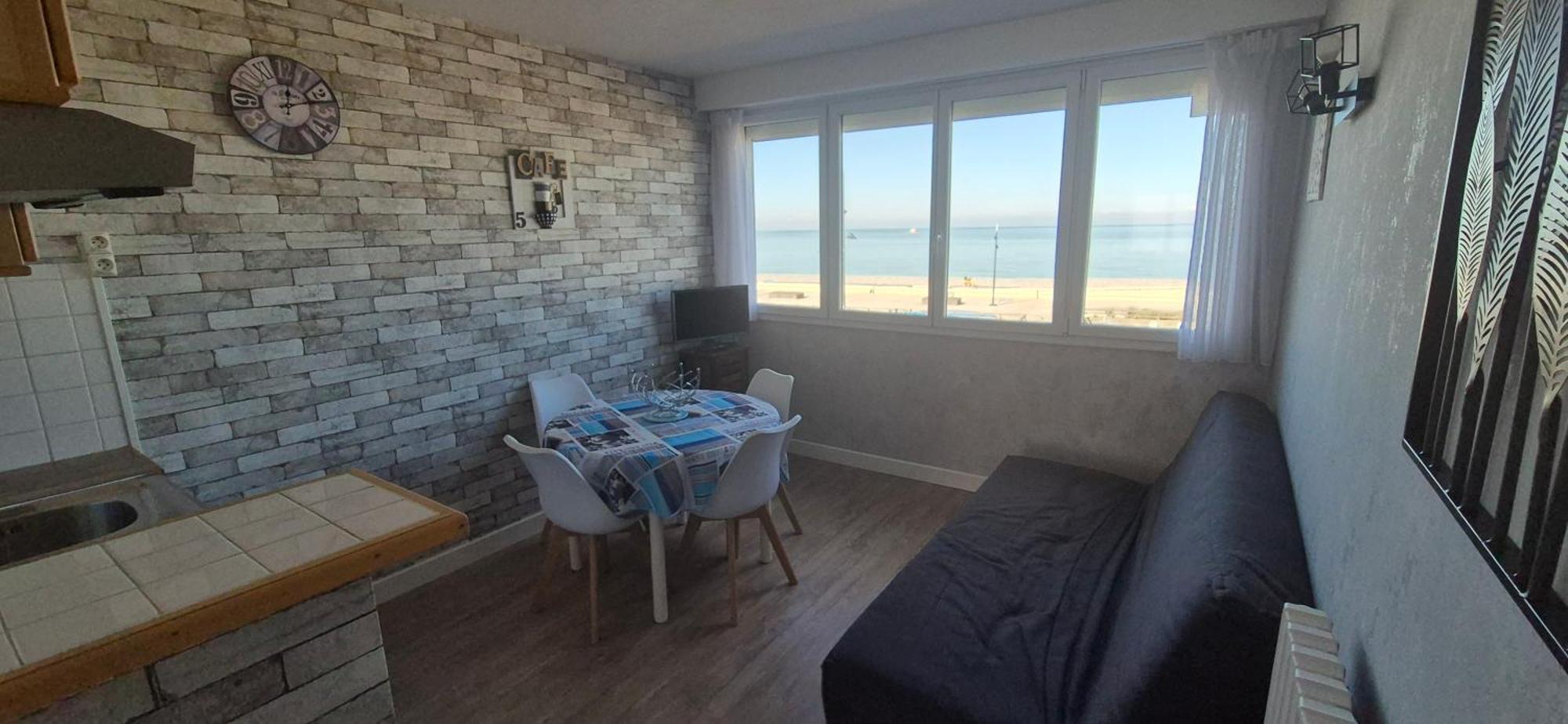 Residence Du Bord De Mer 9 Appartements Avec Une Vraie Vue Mer 勒特雷波尔 外观 照片
