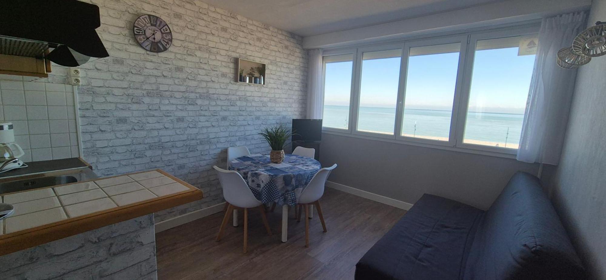 Residence Du Bord De Mer 9 Appartements Avec Une Vraie Vue Mer 勒特雷波尔 外观 照片