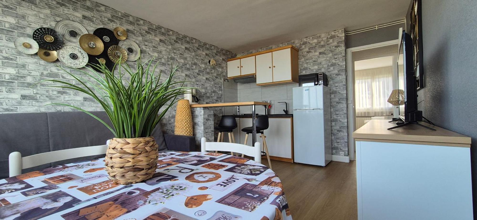 Residence Du Bord De Mer 9 Appartements Avec Une Vraie Vue Mer 勒特雷波尔 外观 照片