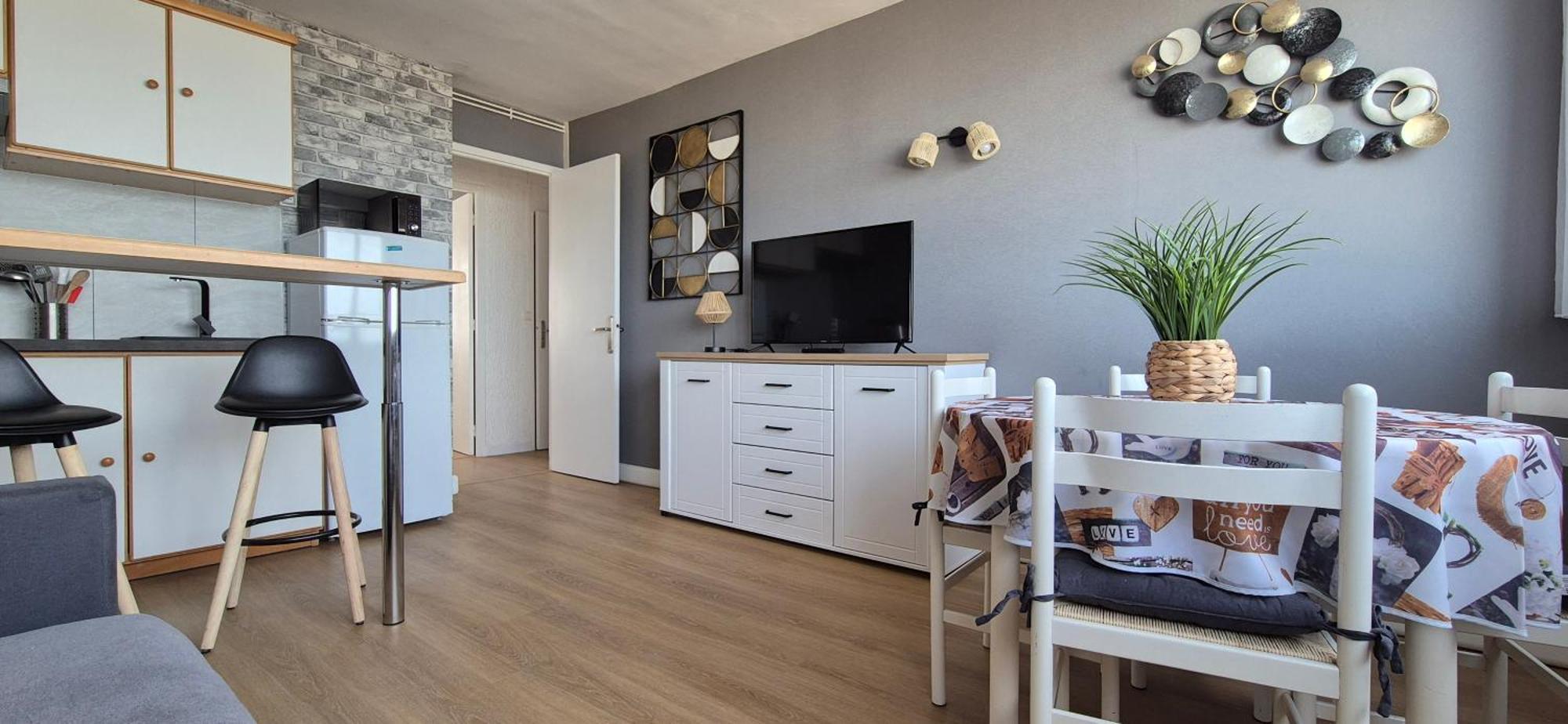 Residence Du Bord De Mer 9 Appartements Avec Une Vraie Vue Mer 勒特雷波尔 外观 照片